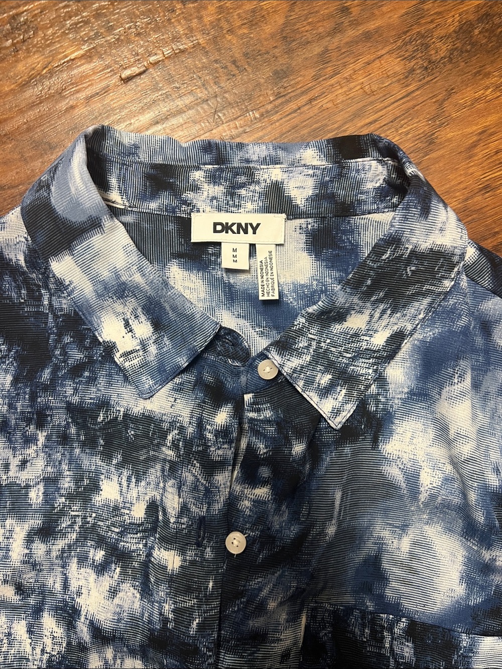 DKNY ladies blouse Nwt